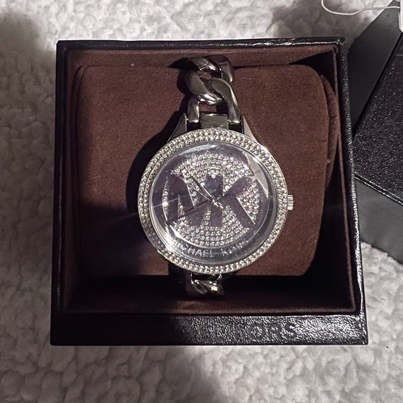 Michael Kors watch - Picture 2 of 5
